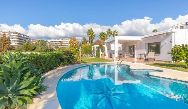 Villa Guadalmina Golf with a private pool