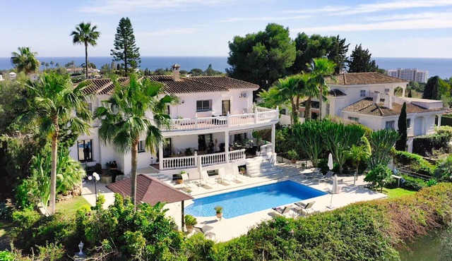 Villa in Marbella with Private Pool, Gym, and Sea Views