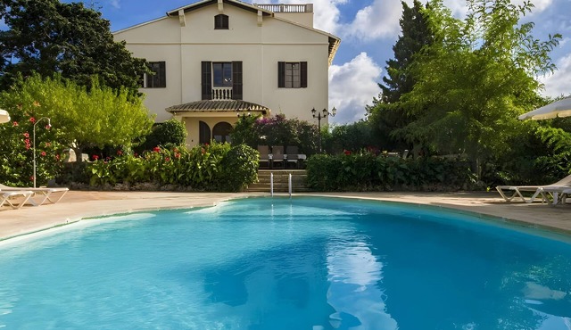 Villa 'Son Granada' with Sea Views, Private Pool and Wi-Fi