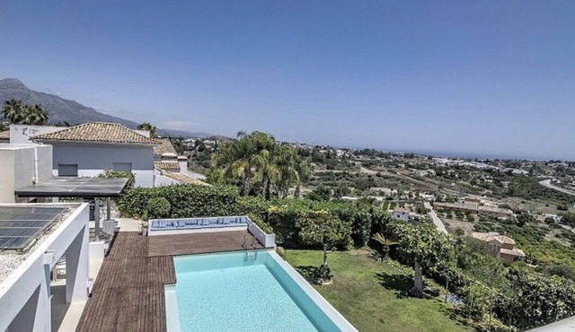 Villa with infinity pool, panoramic views - 12 guests