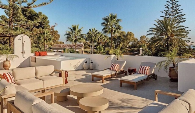 Villa with rooftop terrace near beach in Marbella
