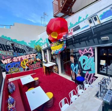 We Street Hostel - Albergue