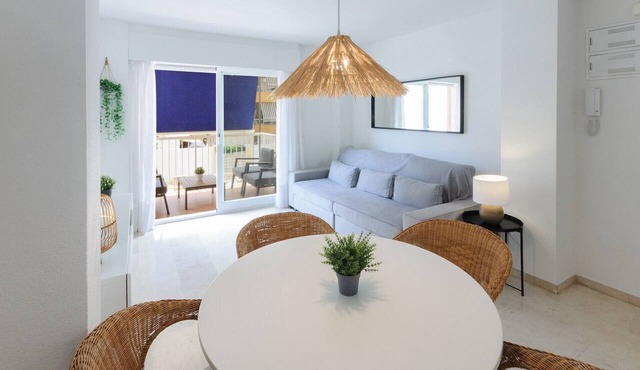 Wonderful charming apartment, just a few metres from the beach - families only