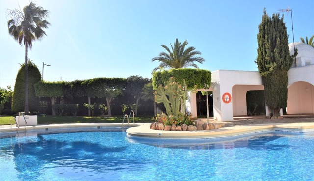 Wonderful house 250m from the sea, with pool, bbq, solarium, 3 terraces, views