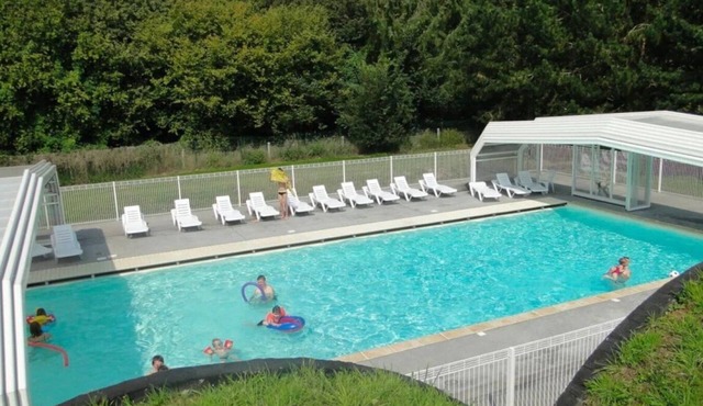 ZEcamping 3 étoiles familial piscine couverte mobil-home TV LV BBQ in Mers-les-Bains