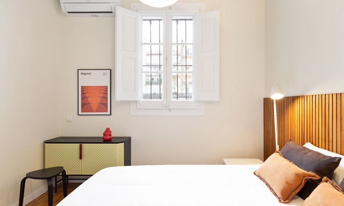 Esquerra de l'Eixample Apartment | Señor Urgell Apartment By Olala Homes