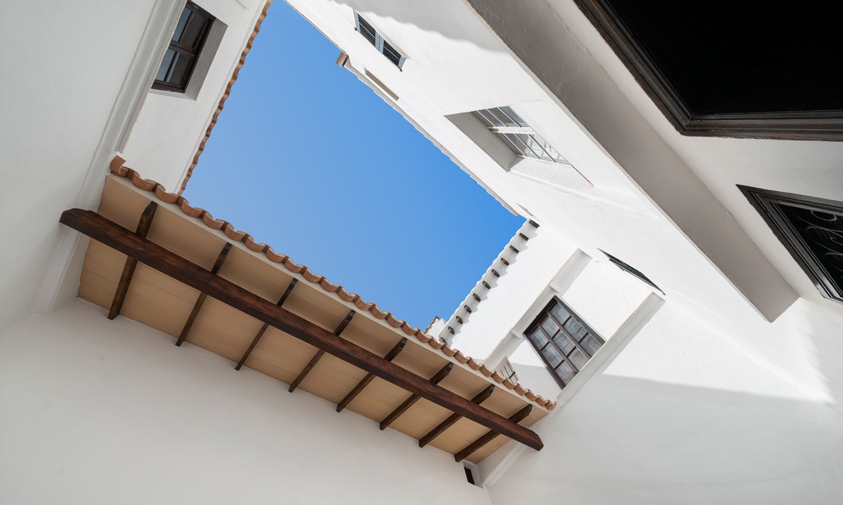La Llotja-Born Hostel | Hostal Pons