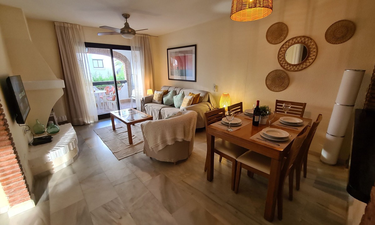 Calahonda Apartment | Calahonda Apartment's 77 Walking distance to Beach
