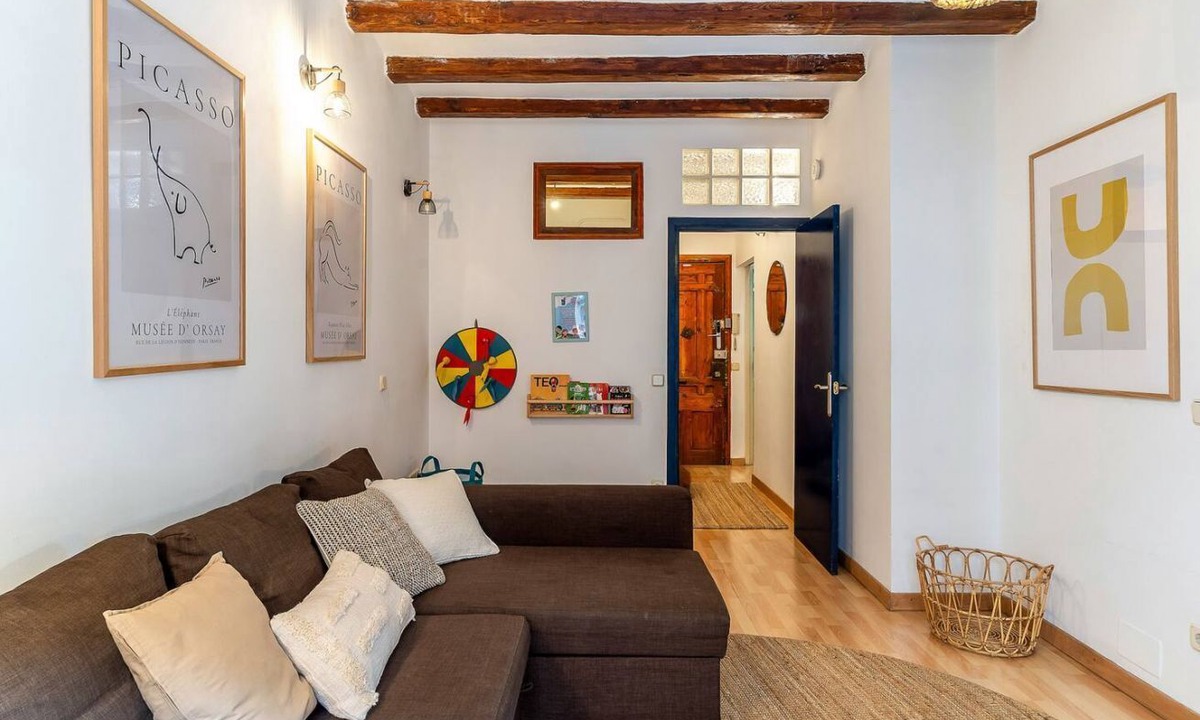 Sant Antoni Apartment | Charming apartment city center