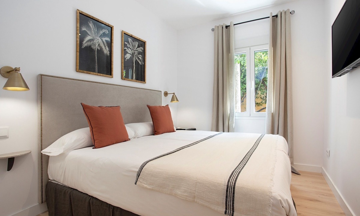 San Bartolome Apartment | Genteel Home Aire I - Three Bedroom Apartment, Sleeps 6