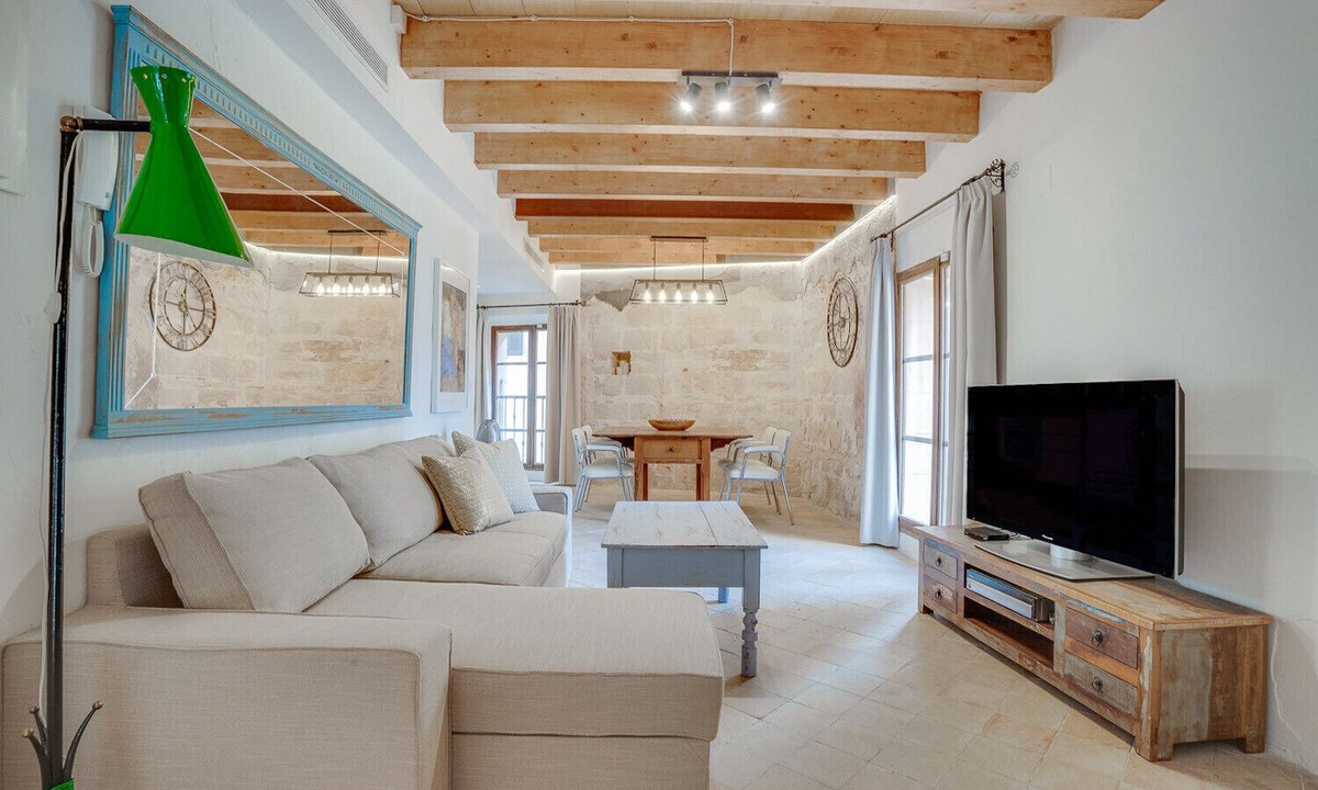Cort Apartment | VINTAGE PALMA PALACE (SUPERIOR 4) by Priority