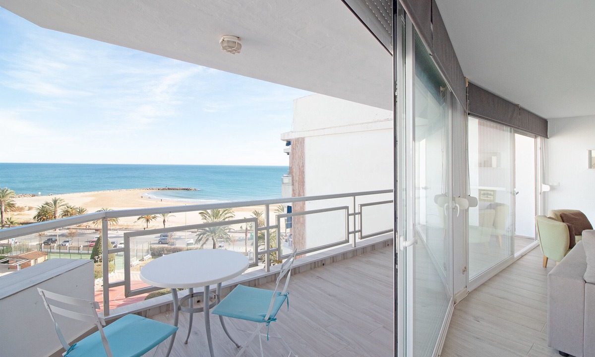 Sagunto Apartment | Global Vacacional: Apartment with terrace and incredible sea views