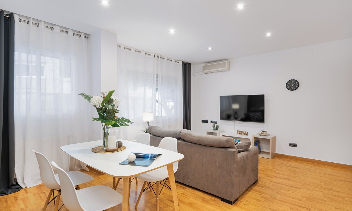 el Camp d'en Grassot i Gracia Nova Apartment | Charming 2-Bedroom Apartment in the Heart of Gràcia – Ideal for 4 Guests