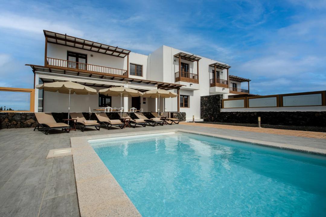 Tinajo House | Villa Palmera by Villalize