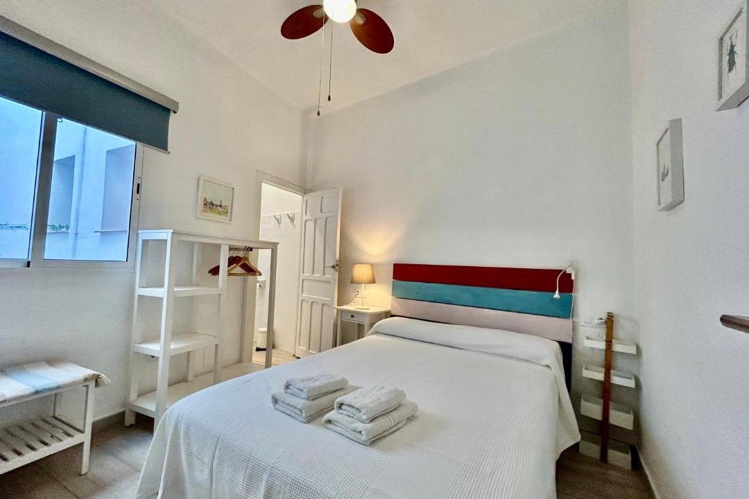 San Bartolome Apartment | Acogedor apt 8pax 4Bdr 2Bth- CozyHomeSevilla2
