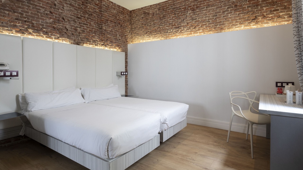 Photo of Bedroom in Jeronimos