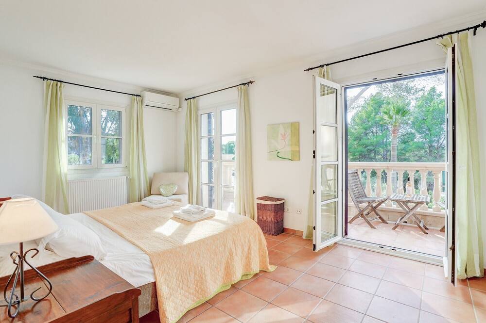 Photo of Bedroom in Mal Pas-Bon Aire