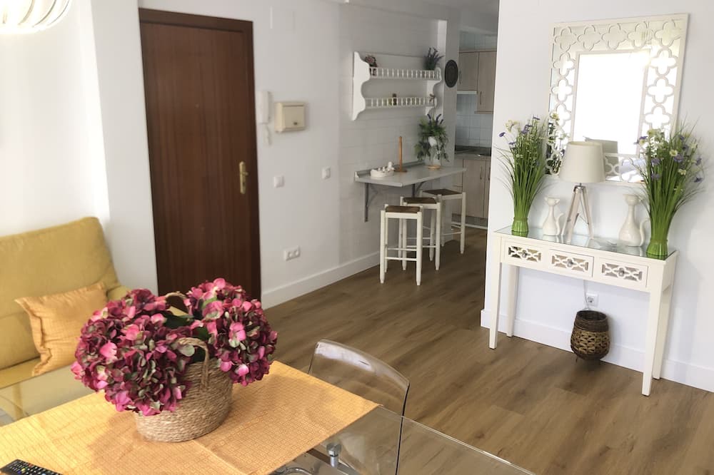 Photo of Livingroom in Alameda