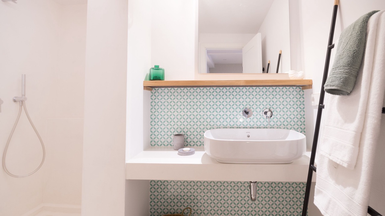 Photo of Bathroom in Centre