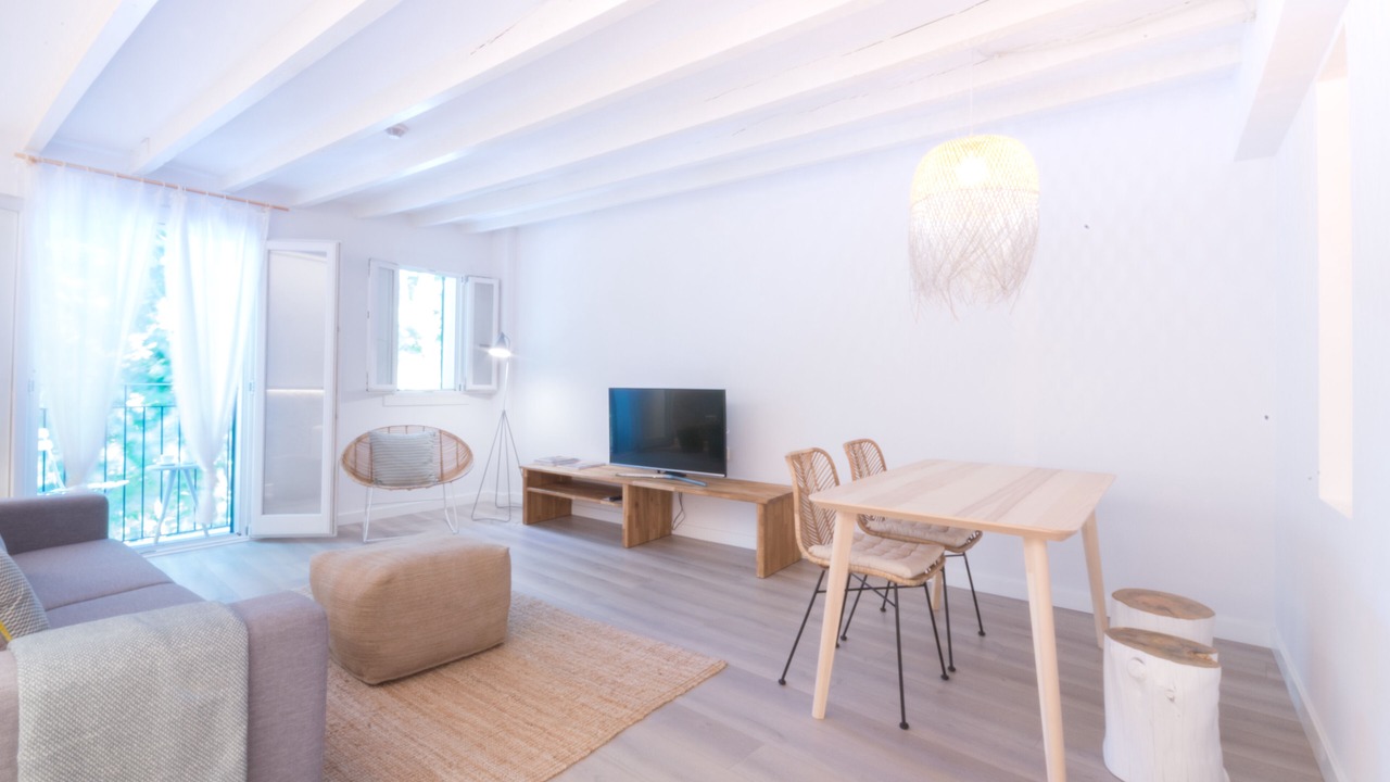Photo of Livingroom in Centre
