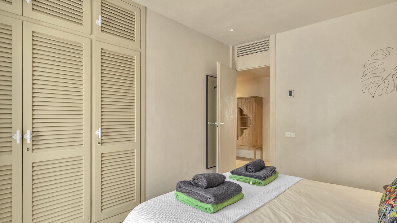 Photo of Bedroom in Golden Mile