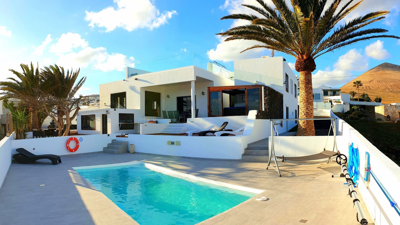 Photo of Outdoor in Tias