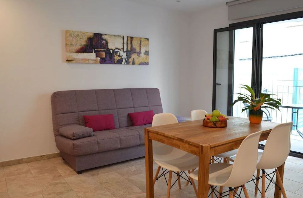 Photo of Livingroom in Roses Town Center