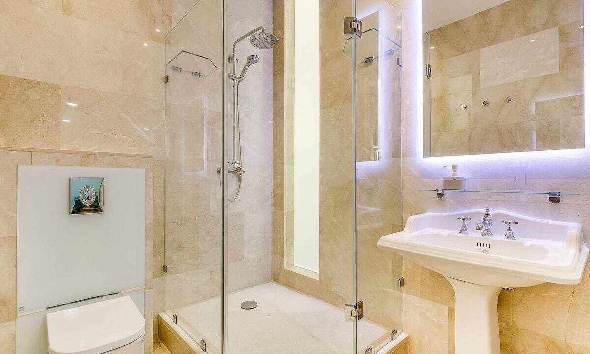 Photo of Bathroom in La Llotja-Born