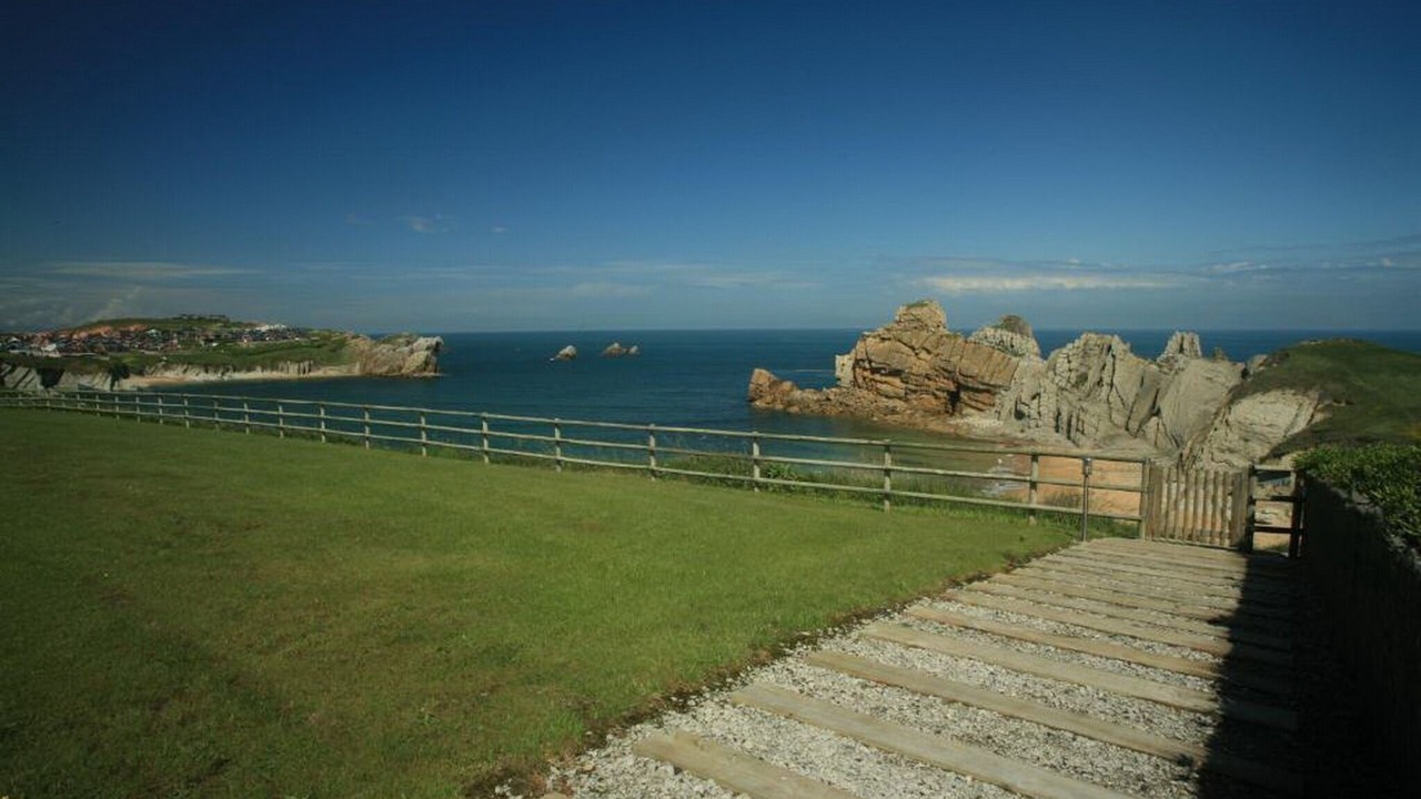 Photo of Others in Liencres