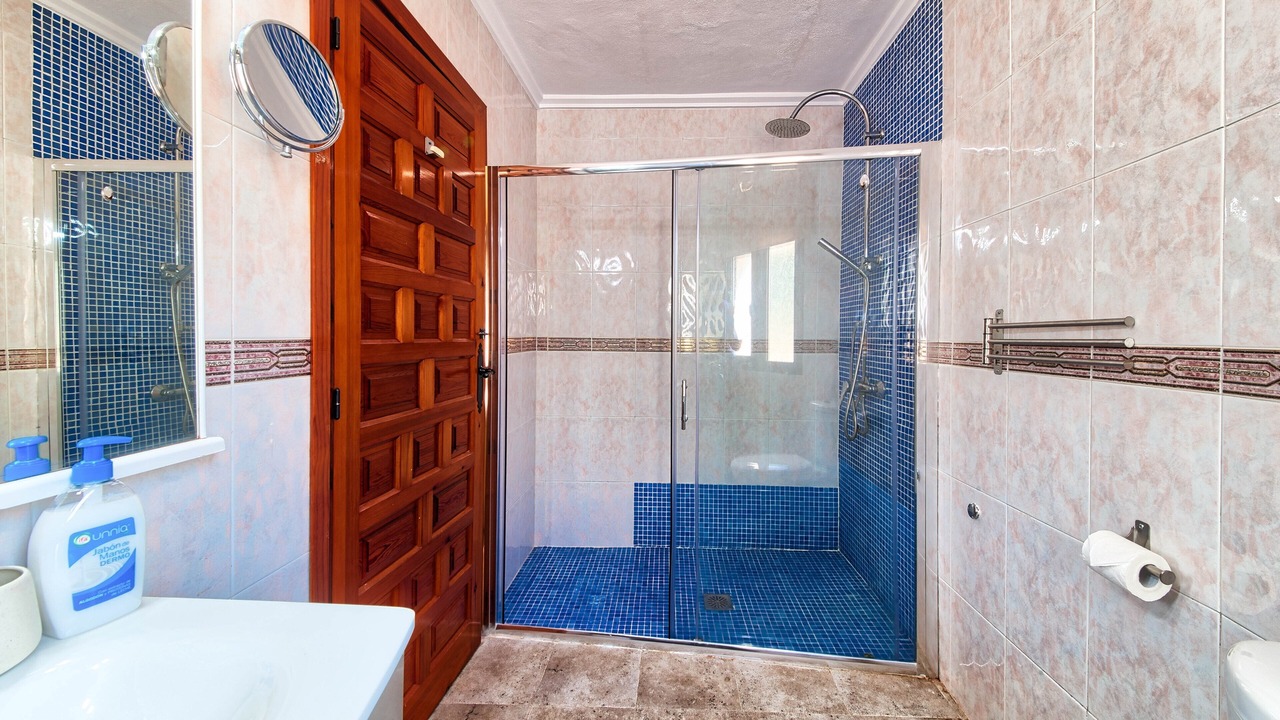 Photo of Bathroom in Benimeit