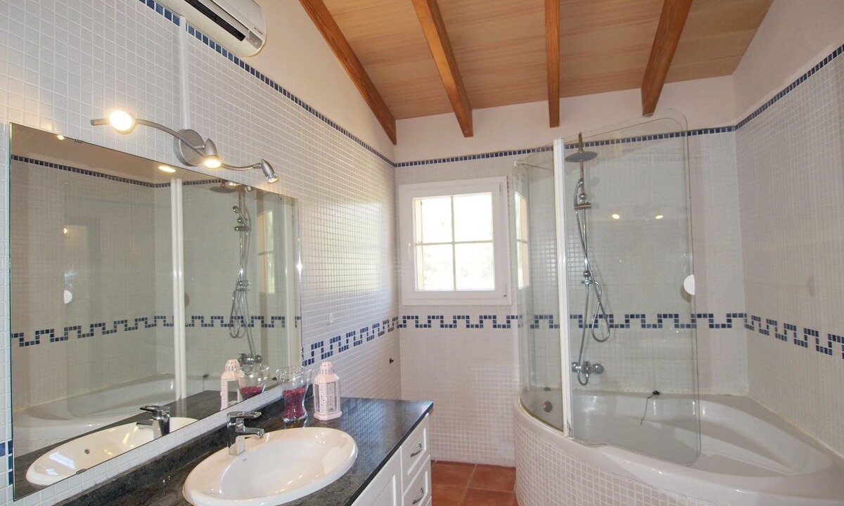 Photo of Bathroom in Manacor