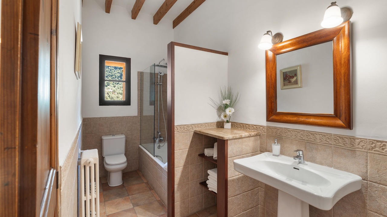 Photo of Bathroom in Bunyola