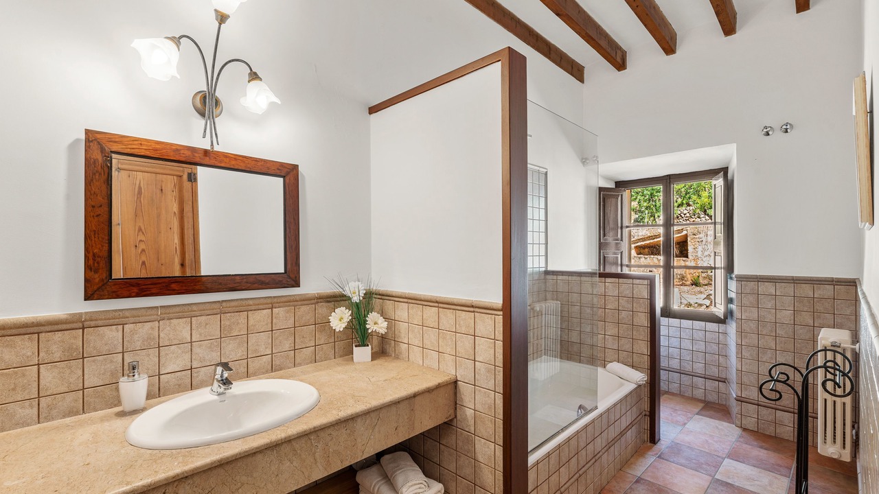 Photo of Bathroom in Bunyola