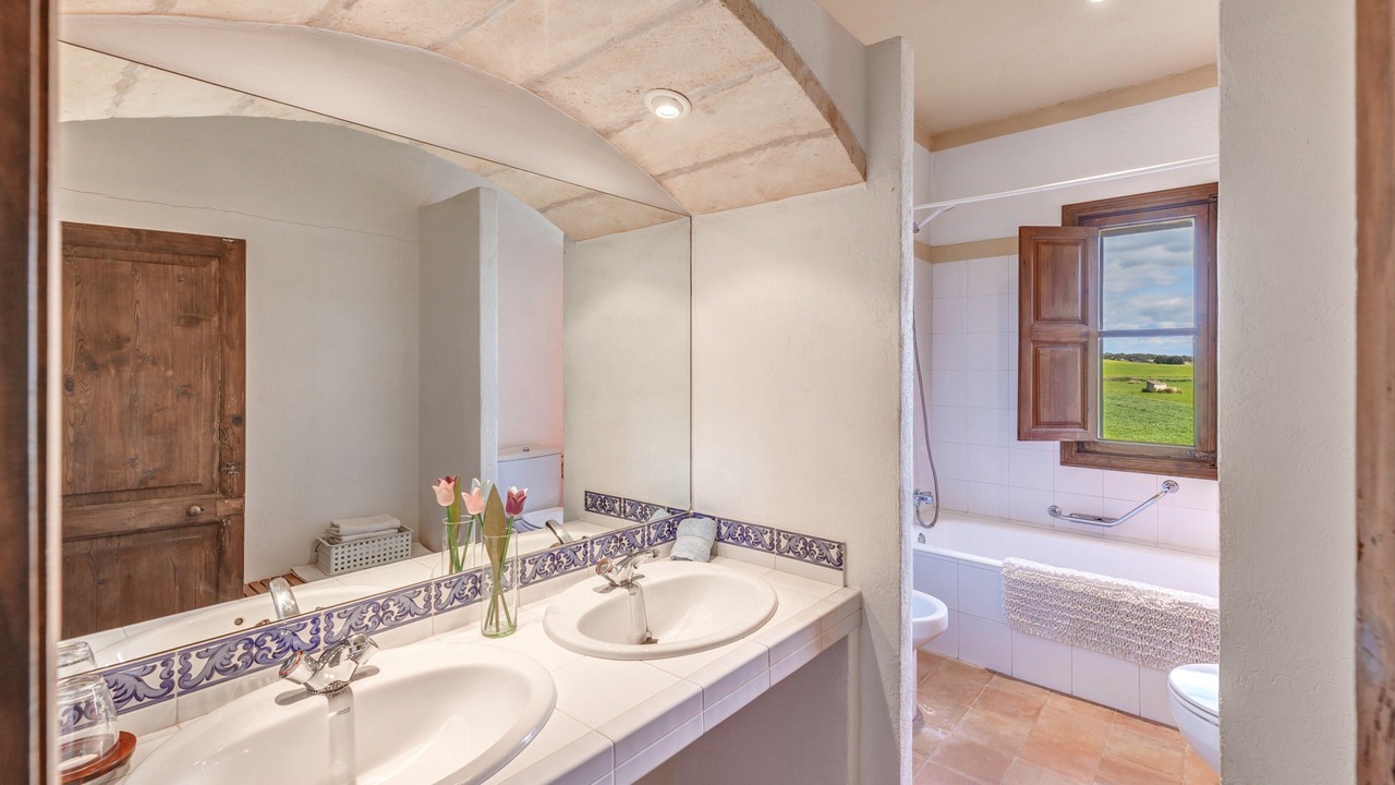 Photo of Bathroom in Montuiri