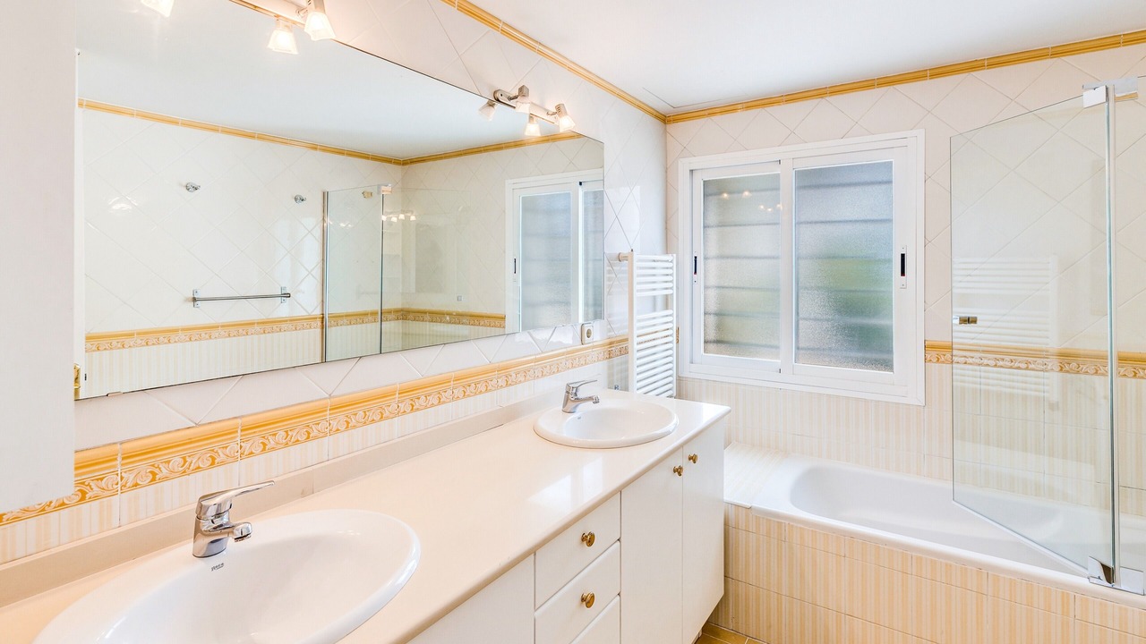 Photo of Bathroom in Son Armadams