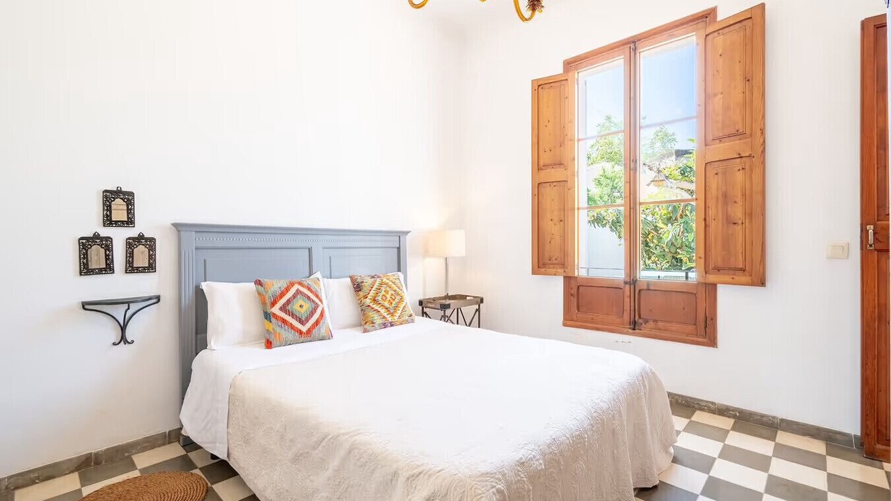 Photo of Bedroom in Establiments