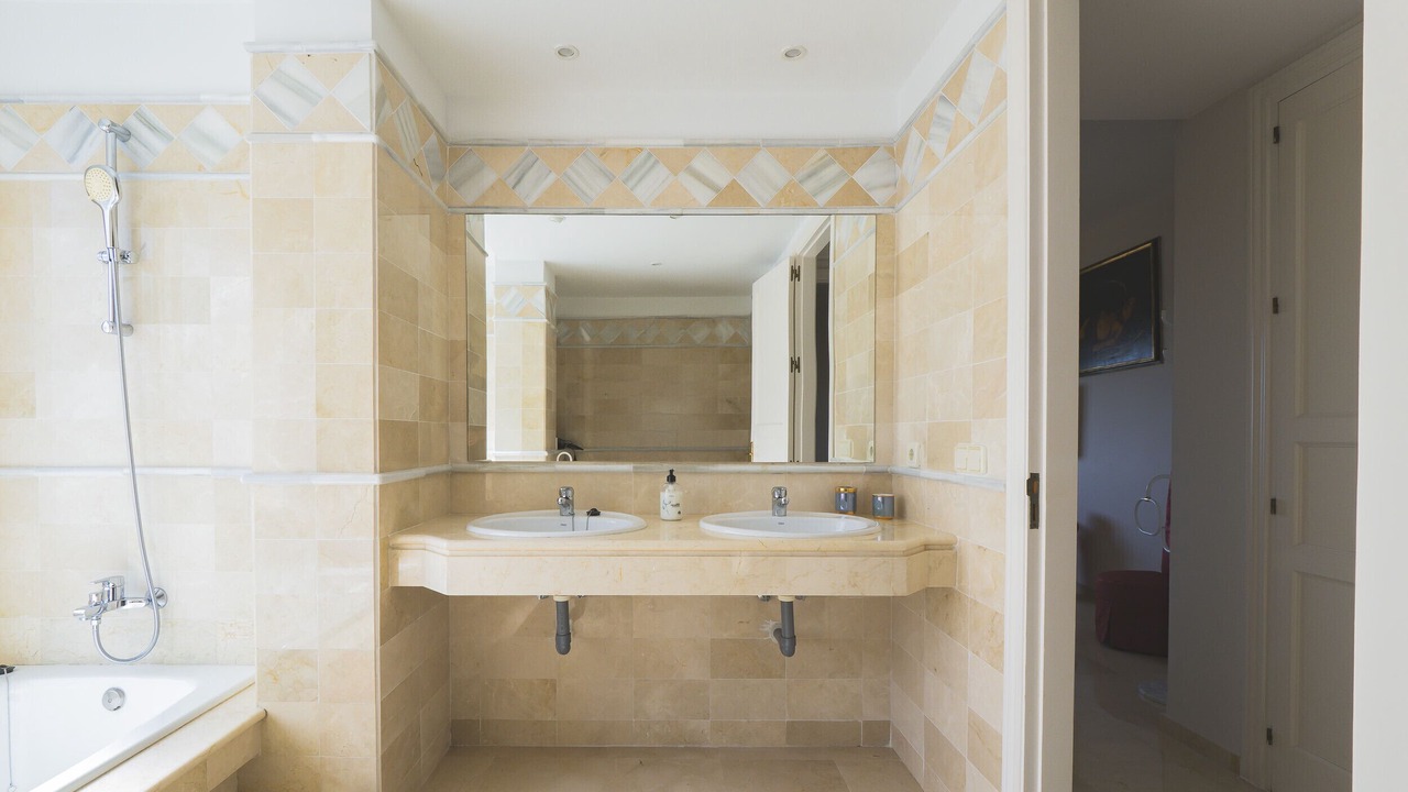 Photo of Bathroom in Elviria