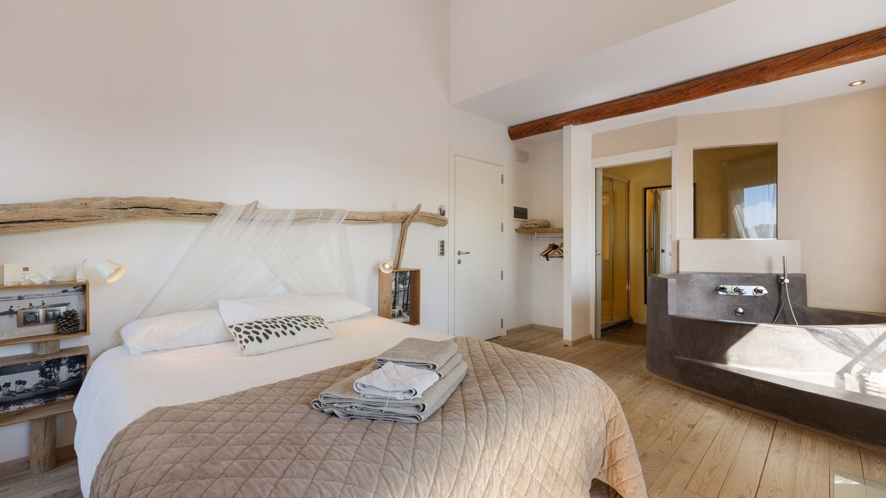 Photo of Bedroom in Riudecanyes
