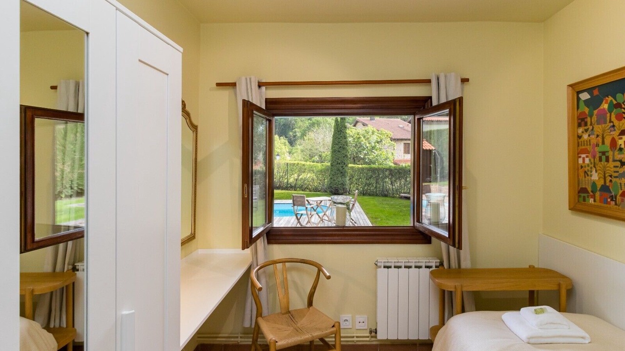 Photo of Bedroom in Esles
