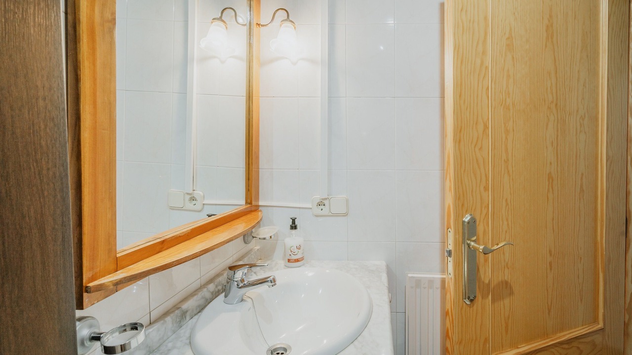 Photo of Bathroom in Los Angeles de San Rafael