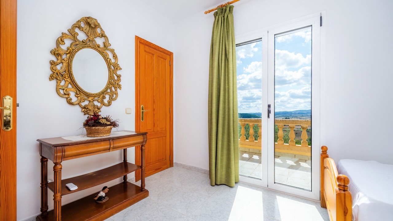 Photo of Bedroom in Pina