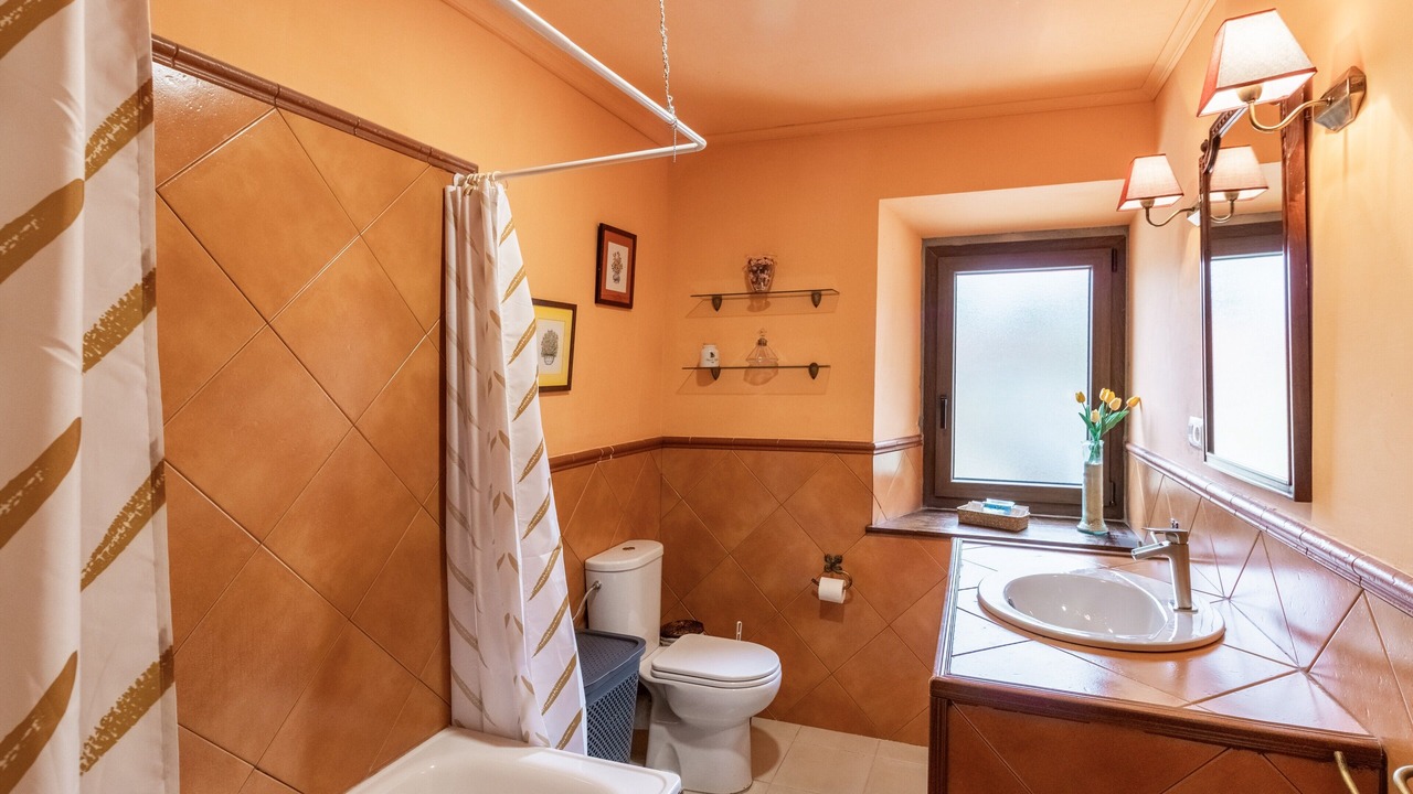 Photo of Bathroom in Herrerias