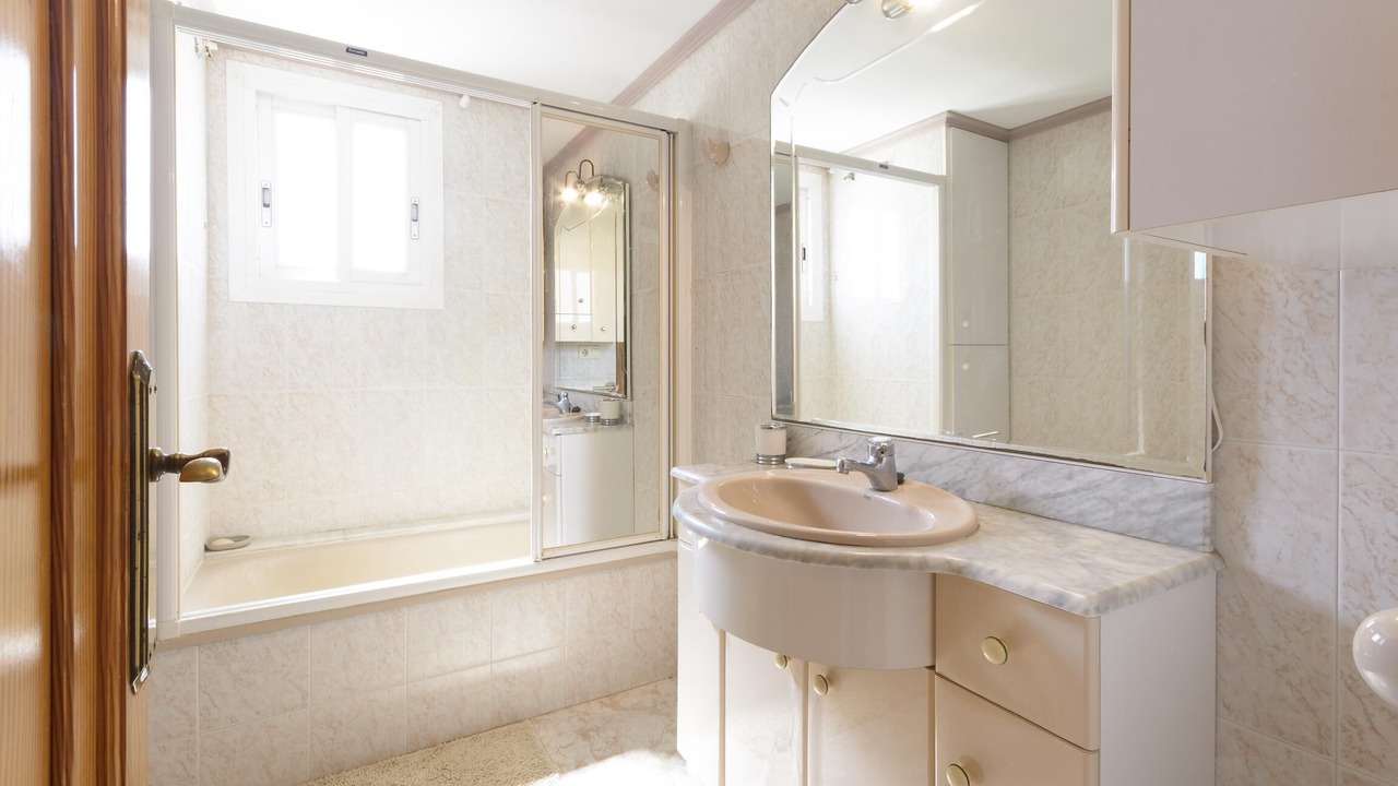 Photo of Bathroom in Oliva