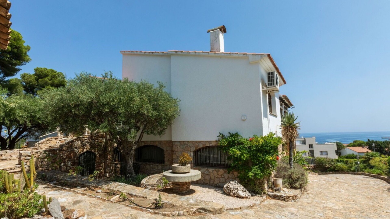 Photo of Others in Llanca