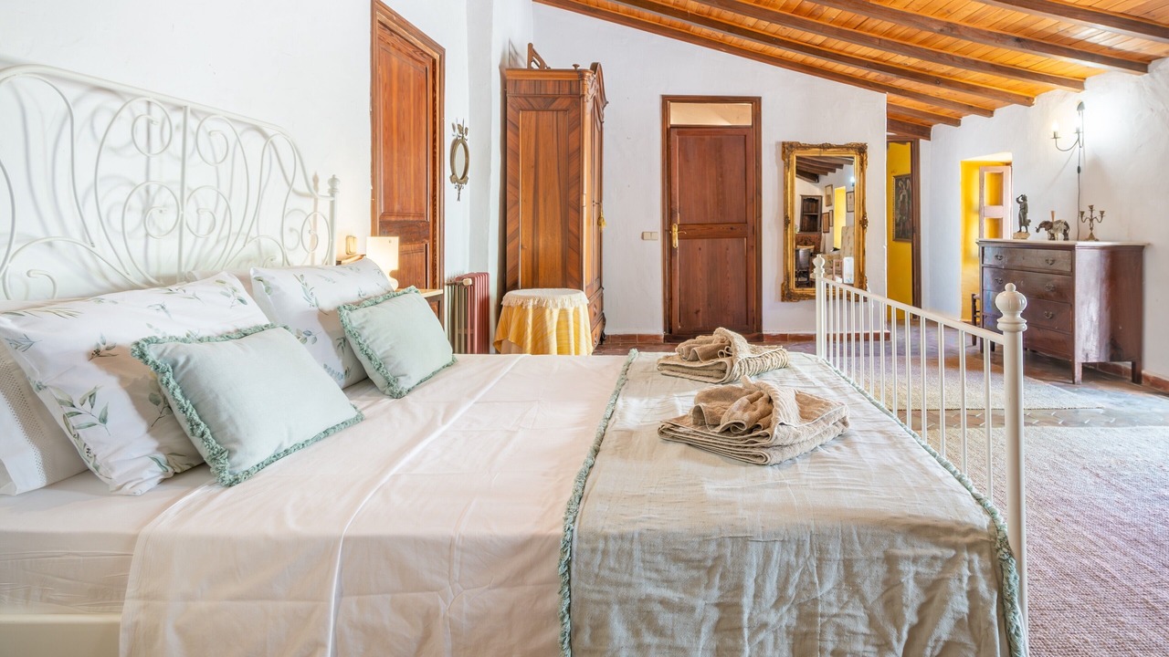 Photo of Bedroom in Biniamar