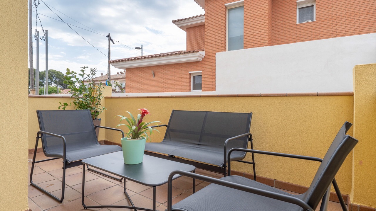 Photo of Patio Balcony in Miami Platja