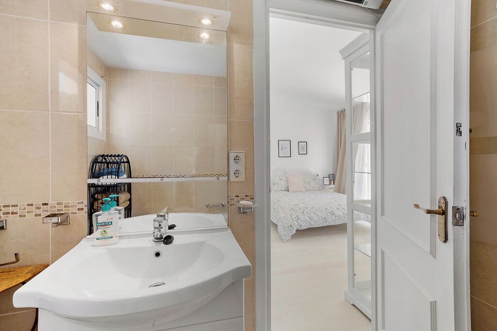 Photo of Bathroom in El Paraiso
