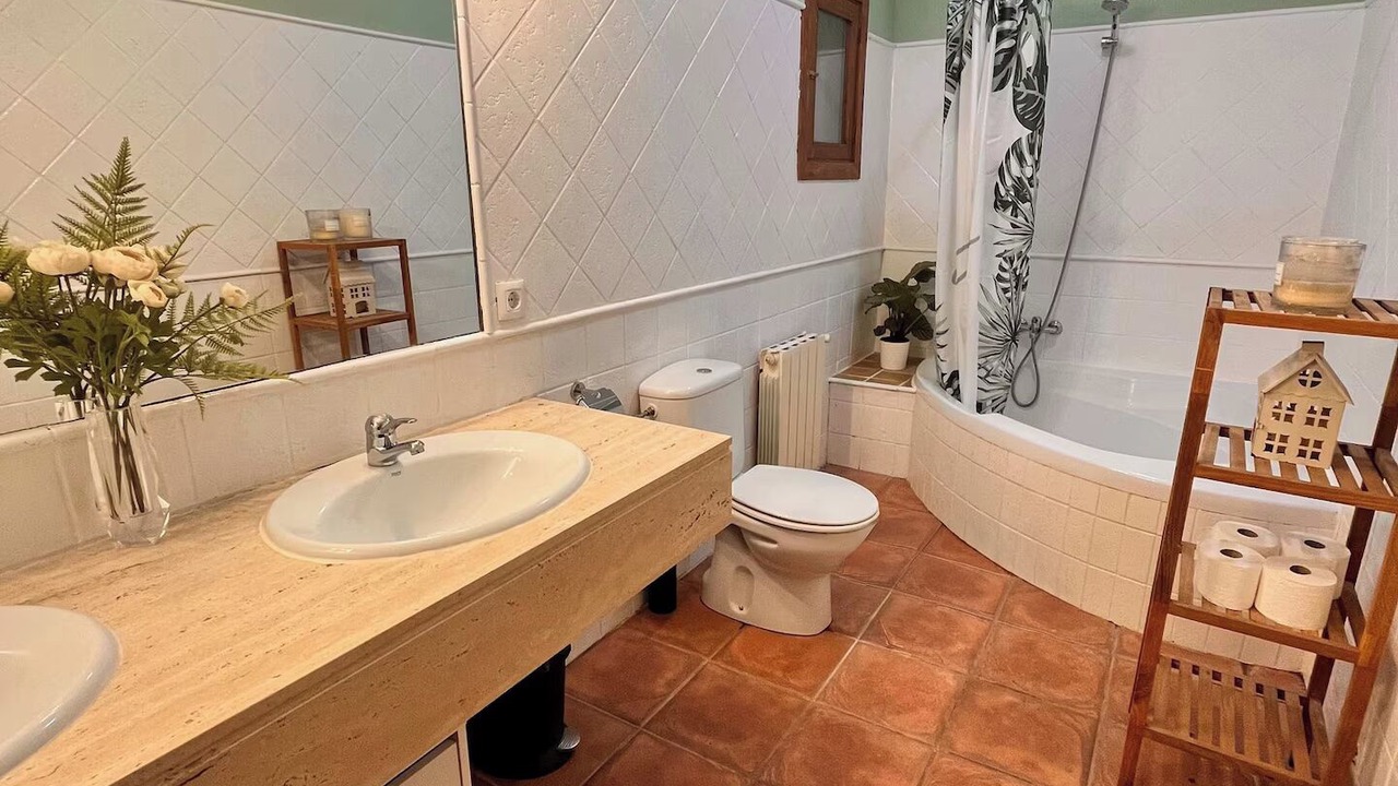 Photo of Bathroom in Biniali