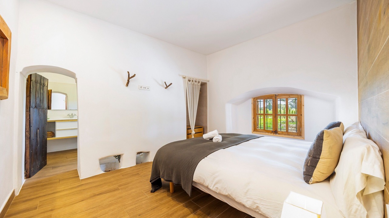 Photo of Bedroom in Biniali