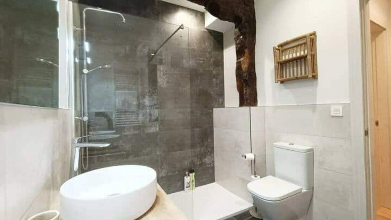 Photo of Bathroom in Bilbao Old Town